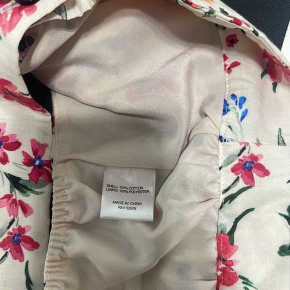 Lovers & Friends NWT Size Medium, Off-White Floral Crop Top, 100% Cotton - Picture 8 of 9